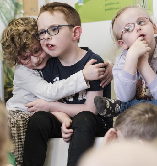 Emy Geyskens leest voor in Bubao Spermalie in Brugge