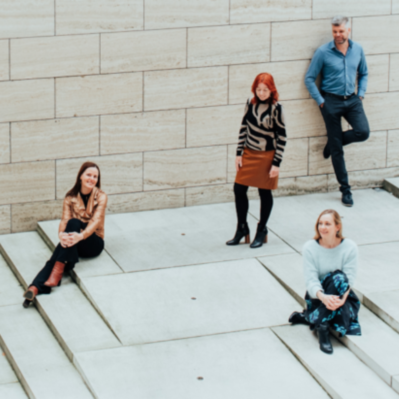 De vier bloggers van This Is How We Read